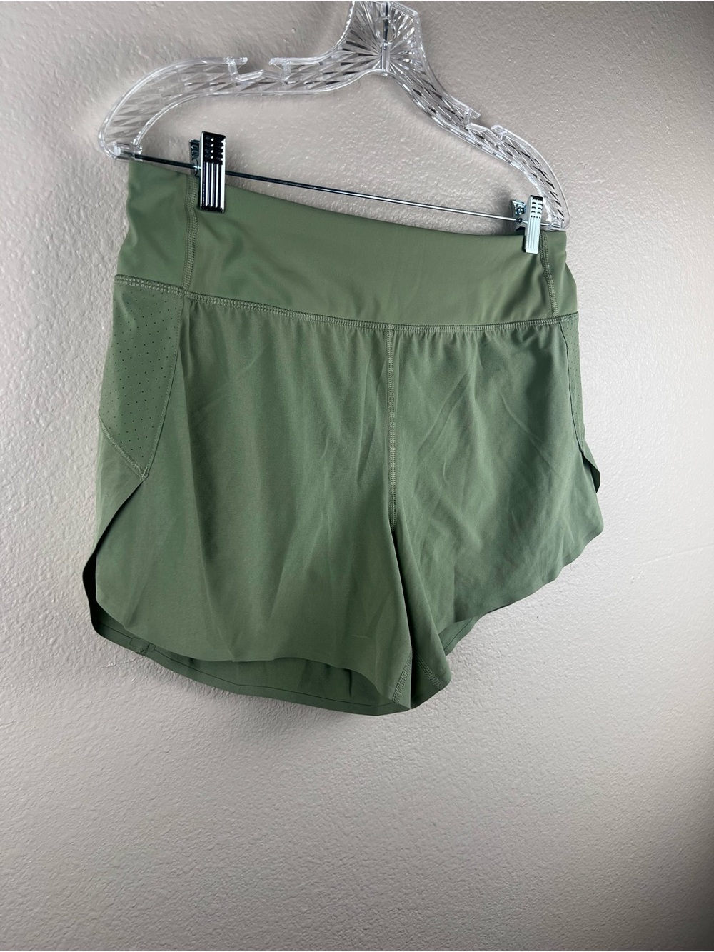 Athleta Run With It 4.5” Shorts Medium Sage Green - Picture 3 of 7